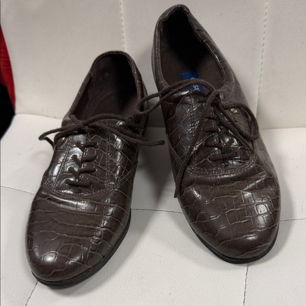 Easy Spirit Chocolate Crocodile Texture Oxfords